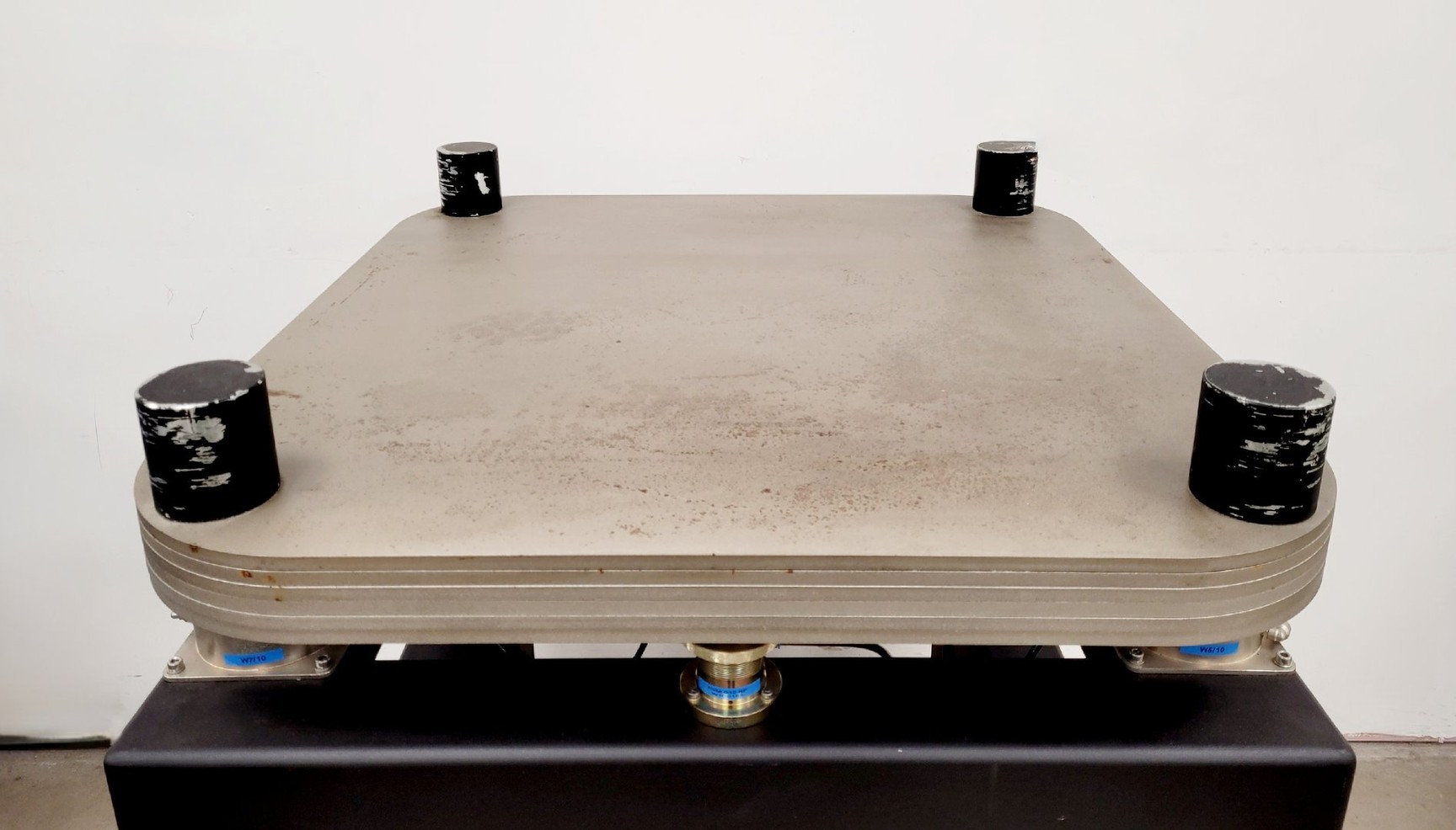 Image of Bilz BiAir Laboratory Vibration Isolation Optical Table Lab