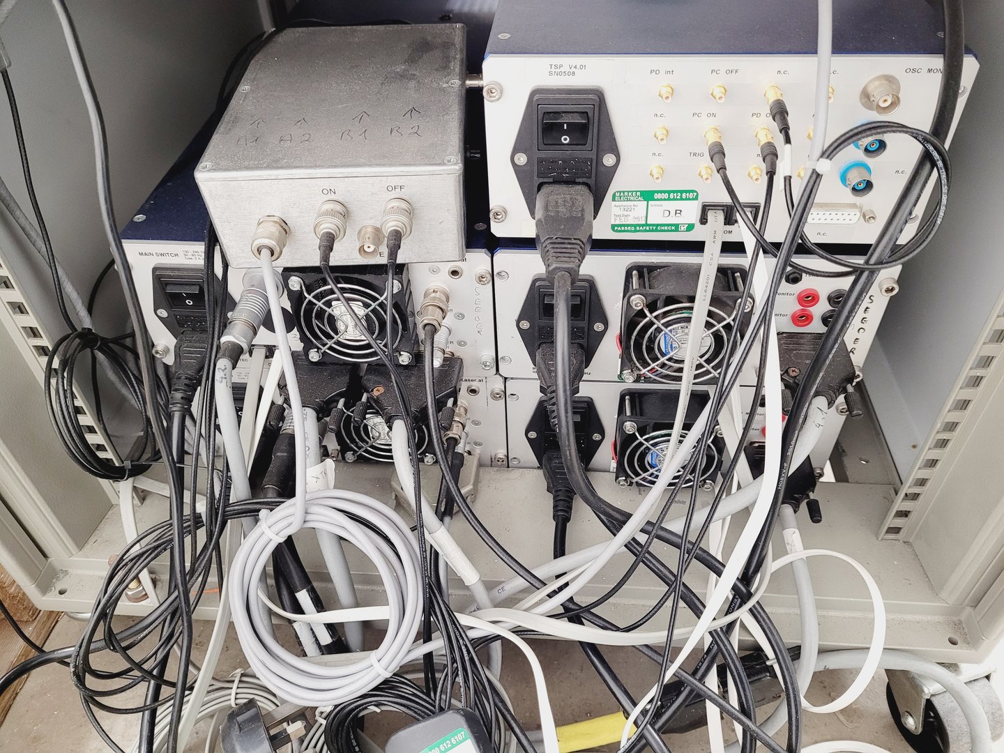 Image of High-Q femtoREGEN Class 4 Laser Model IC-1030-1000 Yb HR REG AMP SHG-THG Faulty