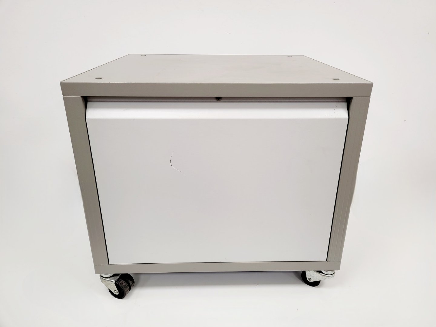 Image of High-Q femtoREGEN Class 4 Laser Model IC-1030-1000 Yb HR REG AMP SHG-THG Faulty