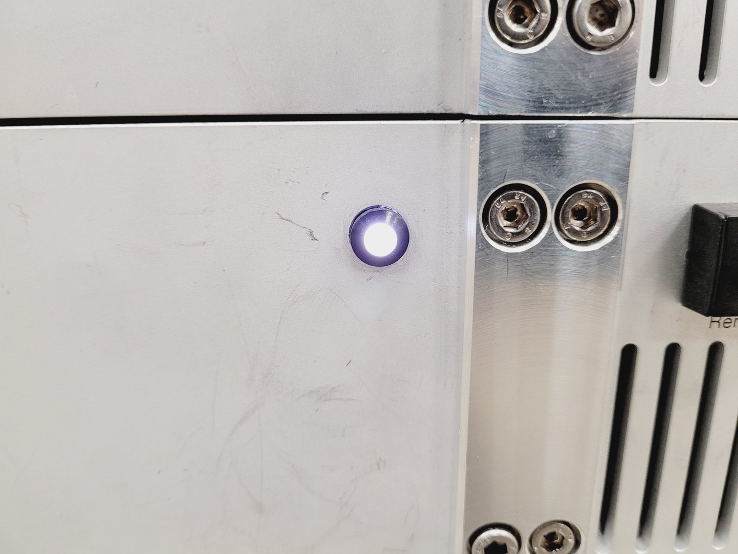 Image of High-Q femtoREGEN Class 4 Laser Model IC-1030-1000 Yb HR REG AMP SHG-THG Faulty