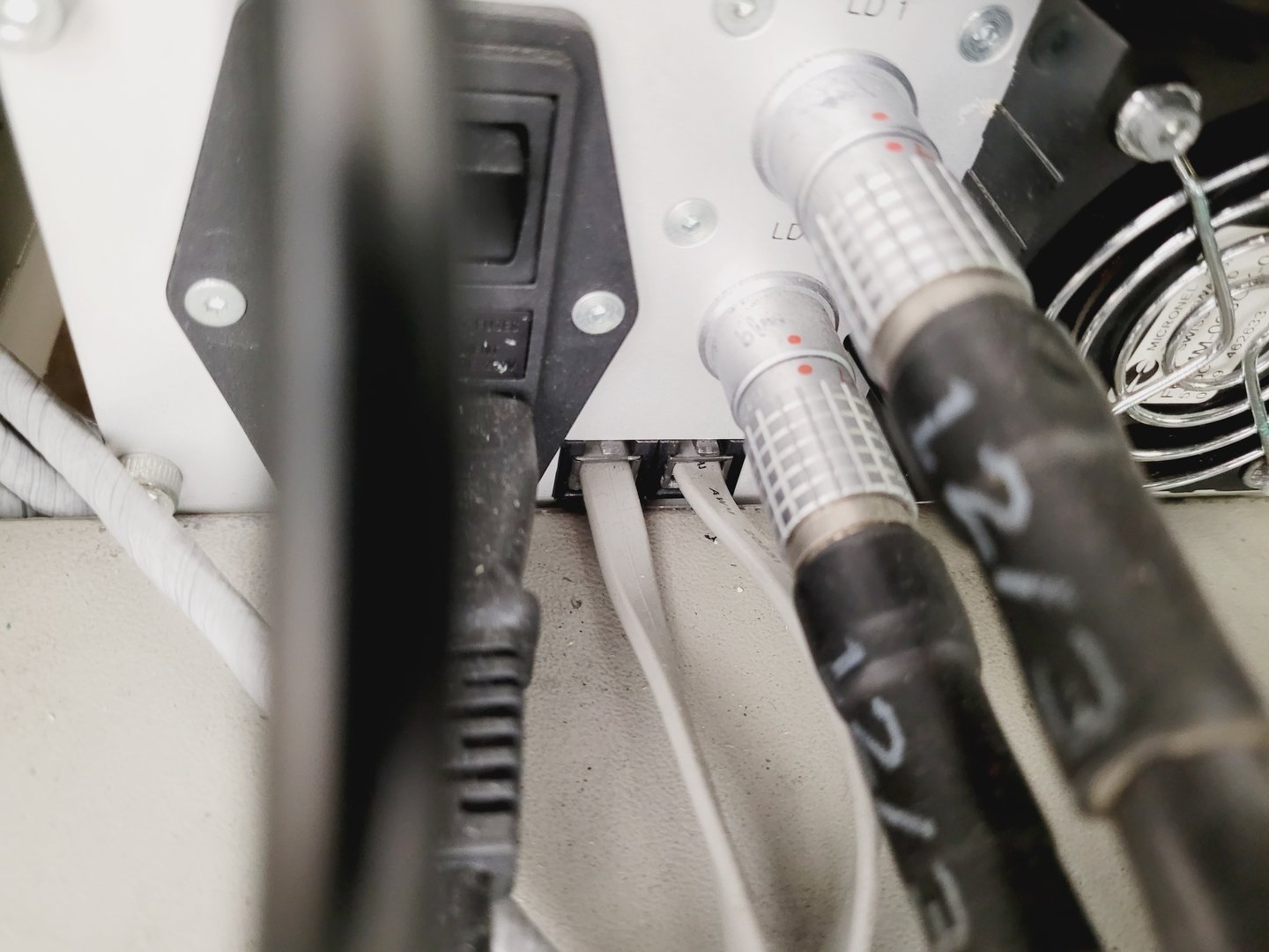 Image of High-Q femtoREGEN Class 4 Laser Model IC-1030-1000 Yb HR REG AMP SHG-THG Faulty