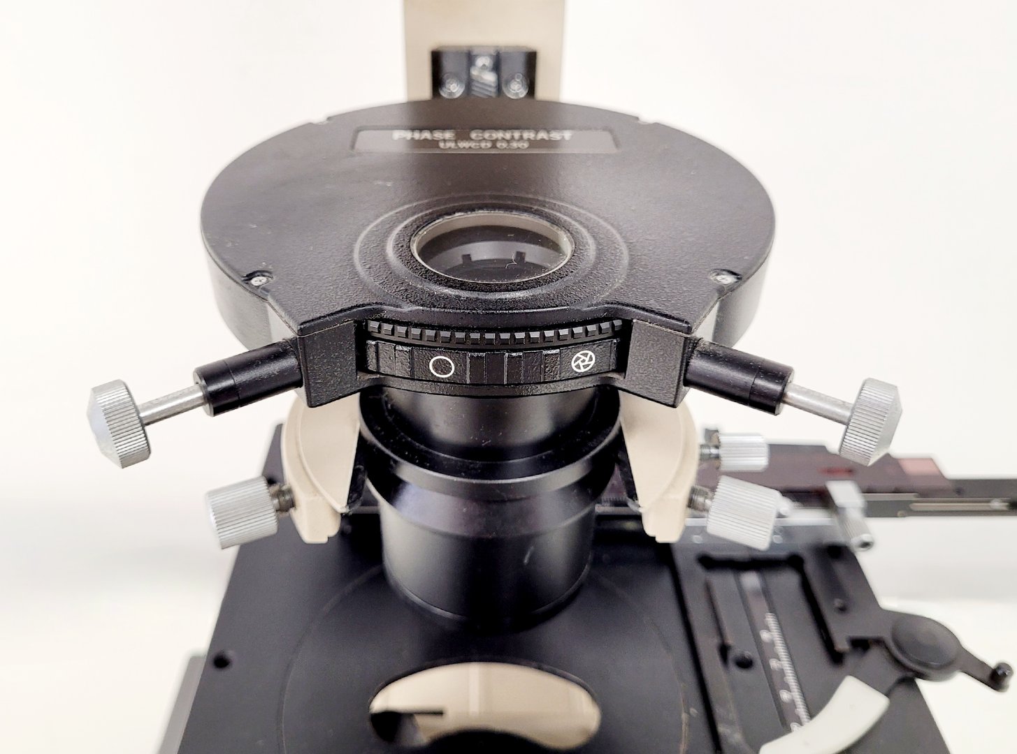 Image of Olympus IMT-2 Inverted Research Microscope with 4 x Objectives Lab