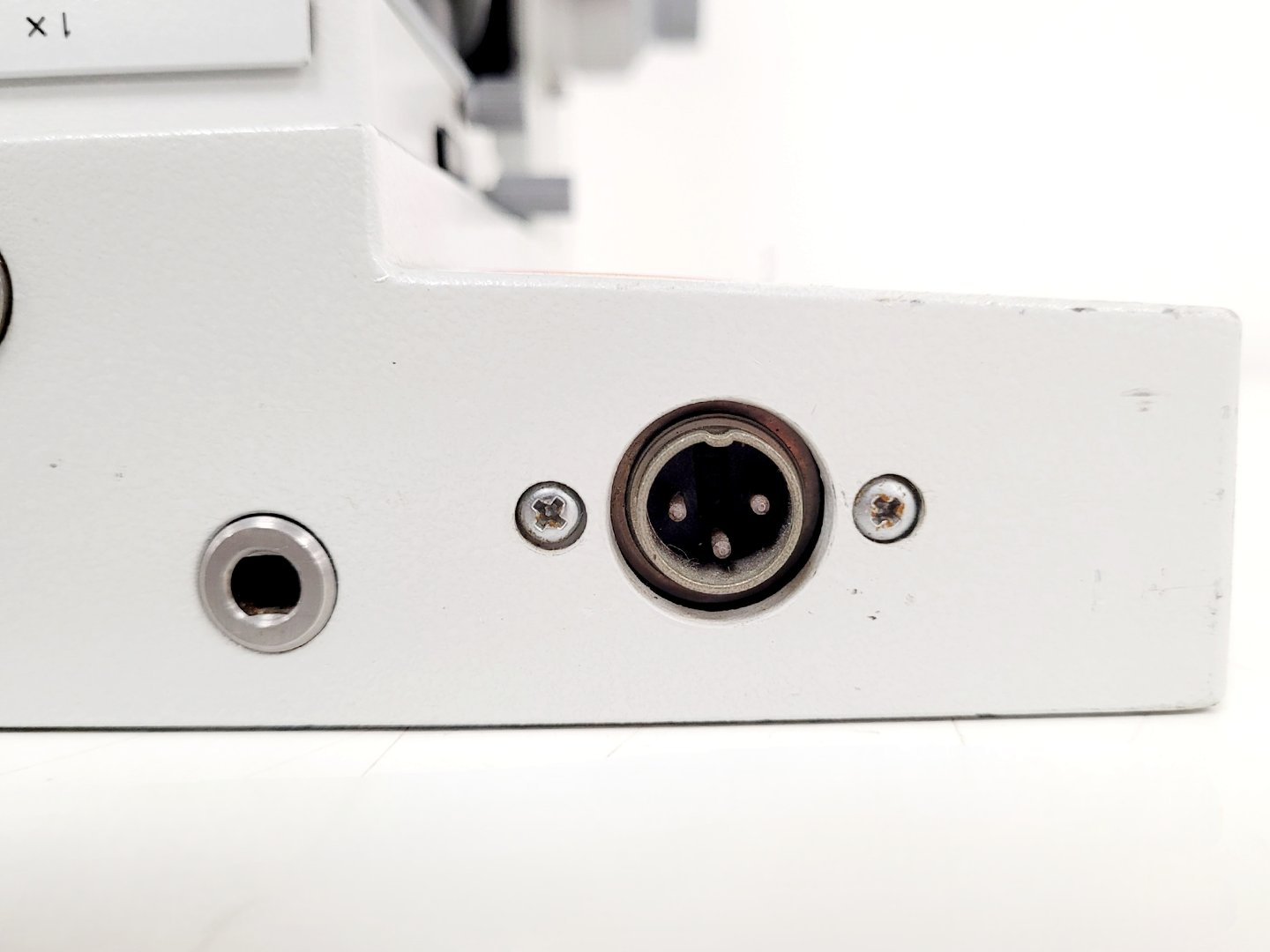 Image of Leica Diavert Inverted Microscope w/ 4 x Objectives & 465 Power Supply Lab