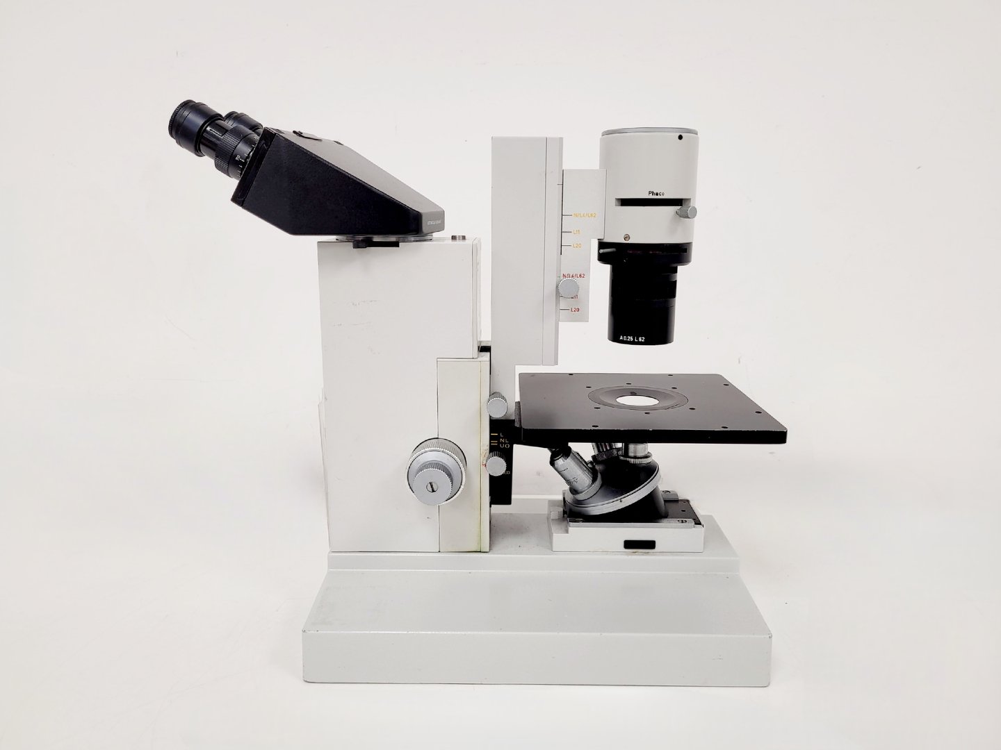 Image of Leica Diavert Inverted Microscope w/ 4 x Objectives & 465 Power Supply Lab