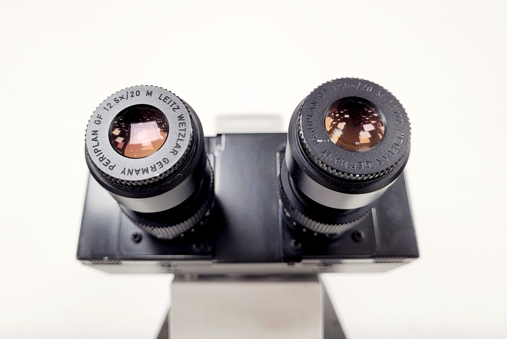 Image of Leica Diavert Inverted Microscope w/ 4 x Objectives & 465 Power Supply Lab