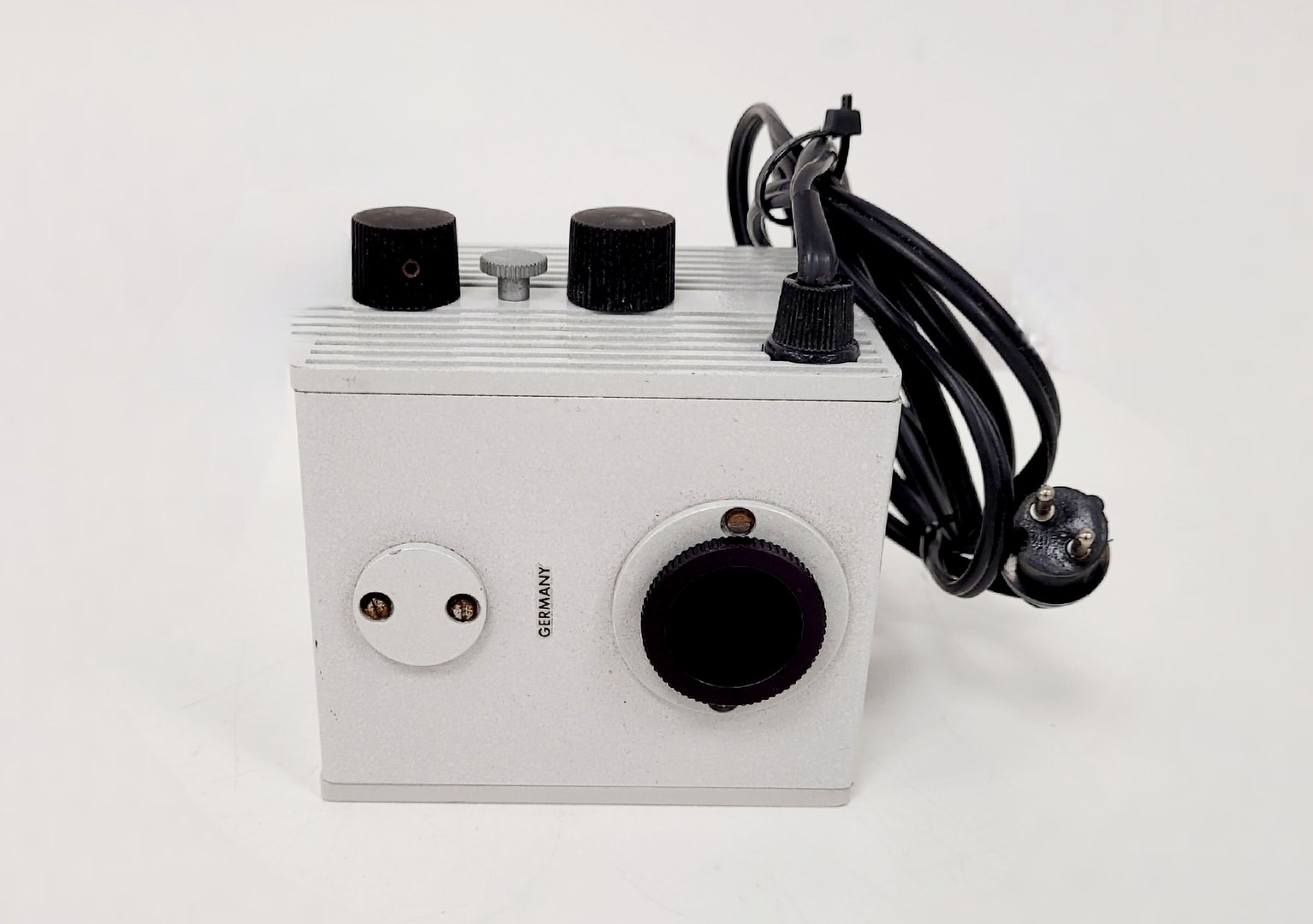 Image of Leica Diavert Inverted Microscope w/ 4 x Objectives & 465 Power Supply Lab