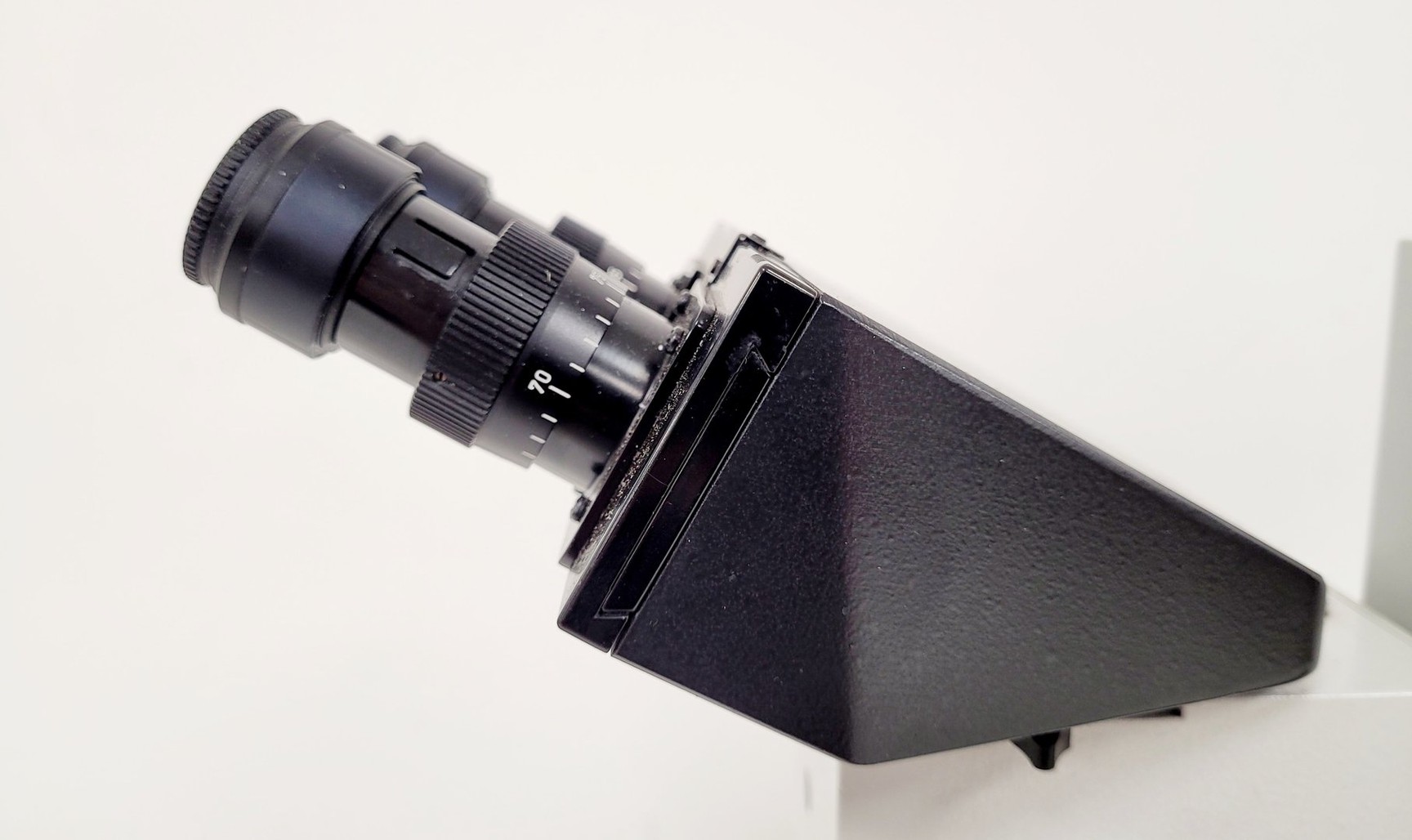 Image of Leica Diavert Inverted Microscope w/ 4 x Objectives & 465 Power Supply Lab