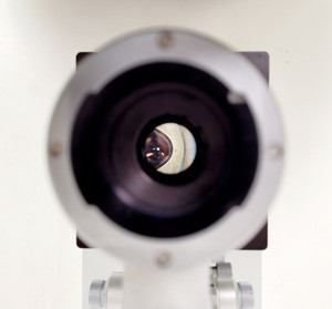 Thumbnail image of Leica Diavert Inverted Microscope w/ 4 x Objectives & 465 Power Supply Lab