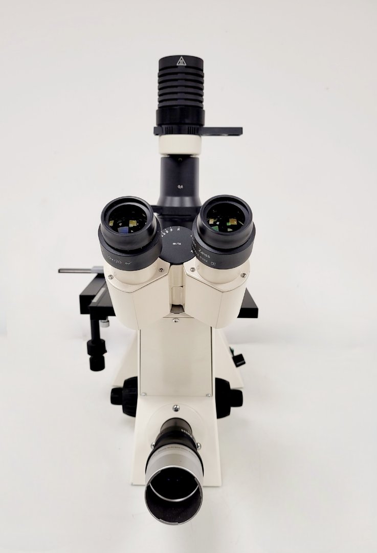 Image of Carl Zeiss Axiovert 40 CFL Microscope w/ 3 x Objectives Lab