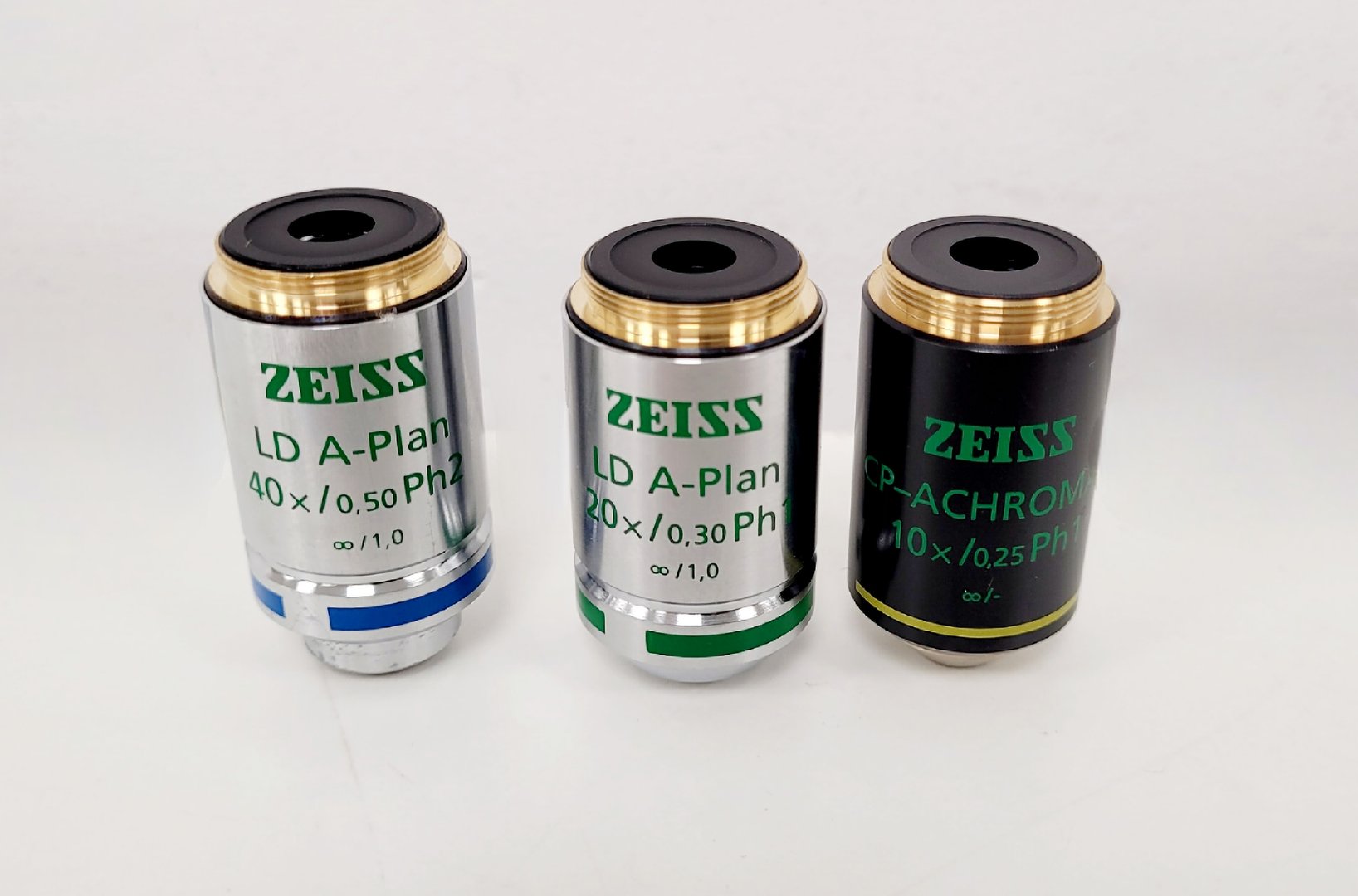 Image of Carl Zeiss Axiovert 40 CFL Microscope w/ 3 x Objectives Lab