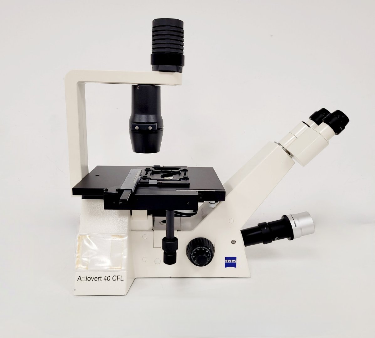 Image of Carl Zeiss Axiovert 40 CFL Microscope w/ 3 x Objectives Lab