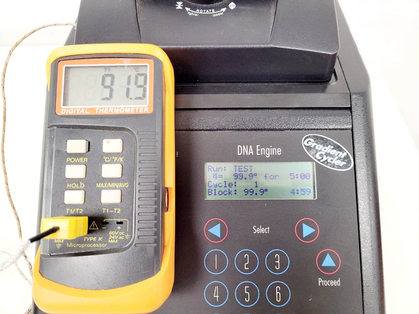 Image of MJ-Research Thermal Cycler PTC-200 96 well x 0.2ml Lab