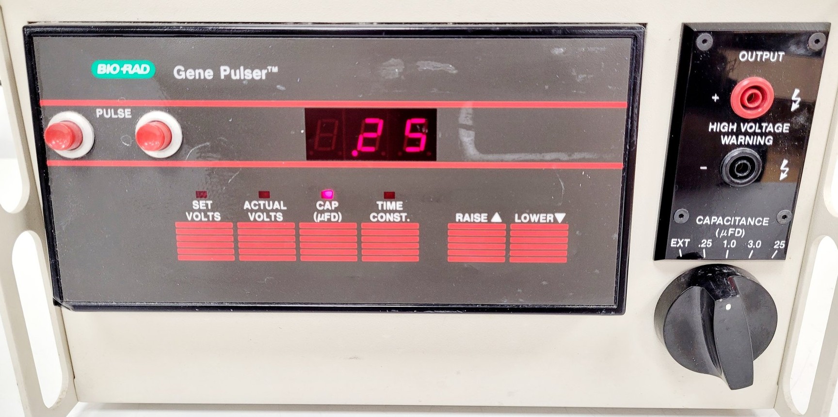 Image of Bio-rad Gene Pulser Capacitance Extender Pulse Controller Electroporation System