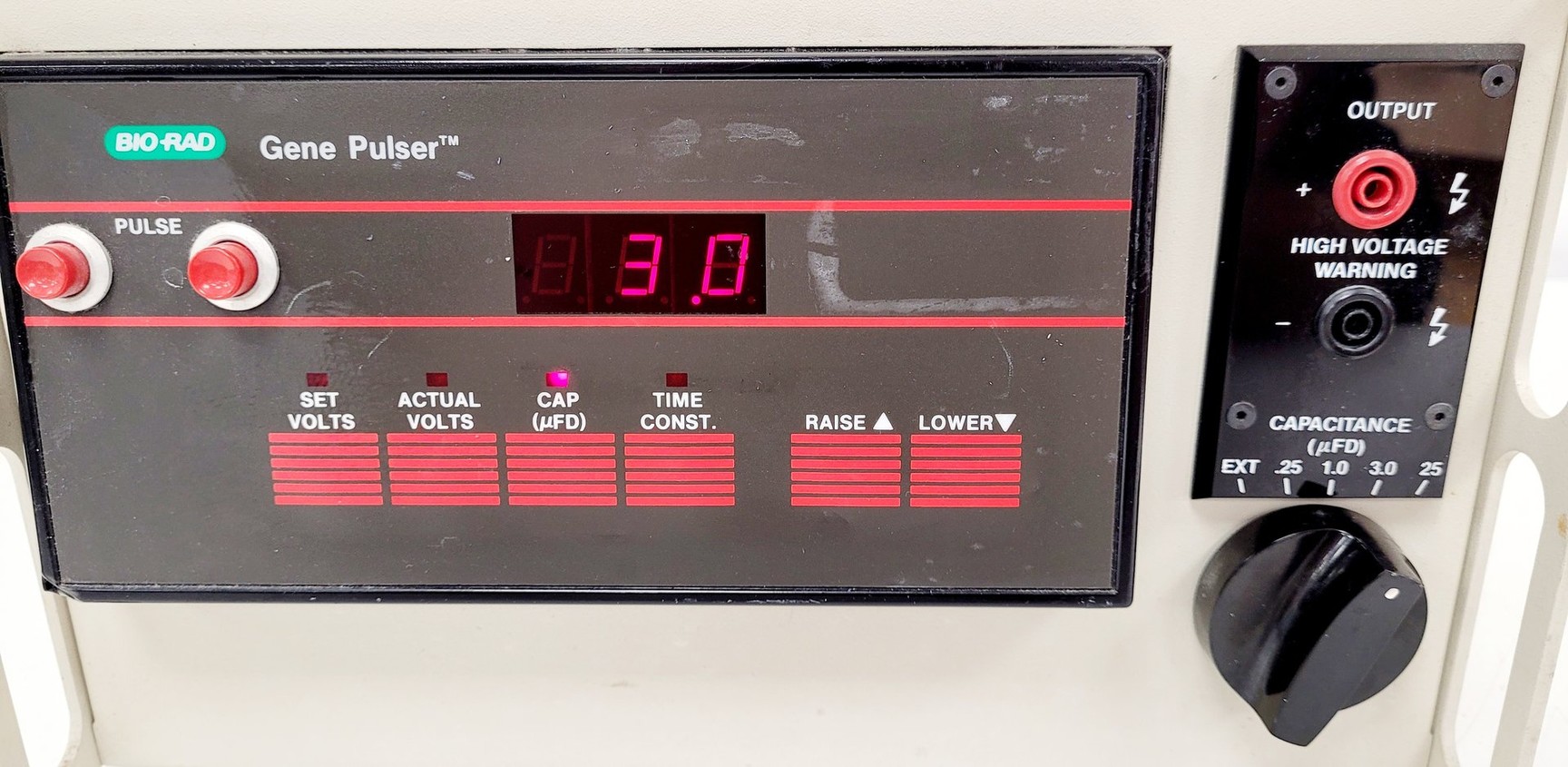 Image of Bio-rad Gene Pulser Capacitance Extender Pulse Controller Electroporation System