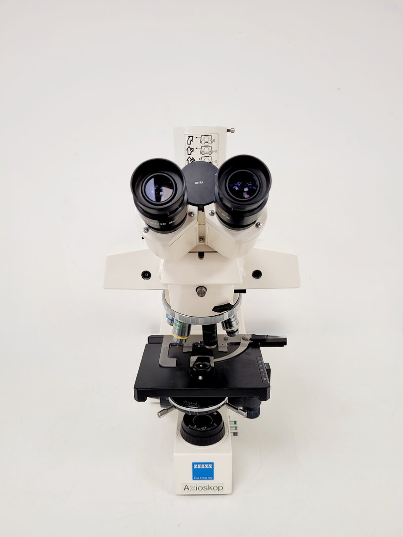 Image of Carl Zeiss Axioskop Microscope w/ 5 x Objectives,Eyepieces, Power Supply Lab