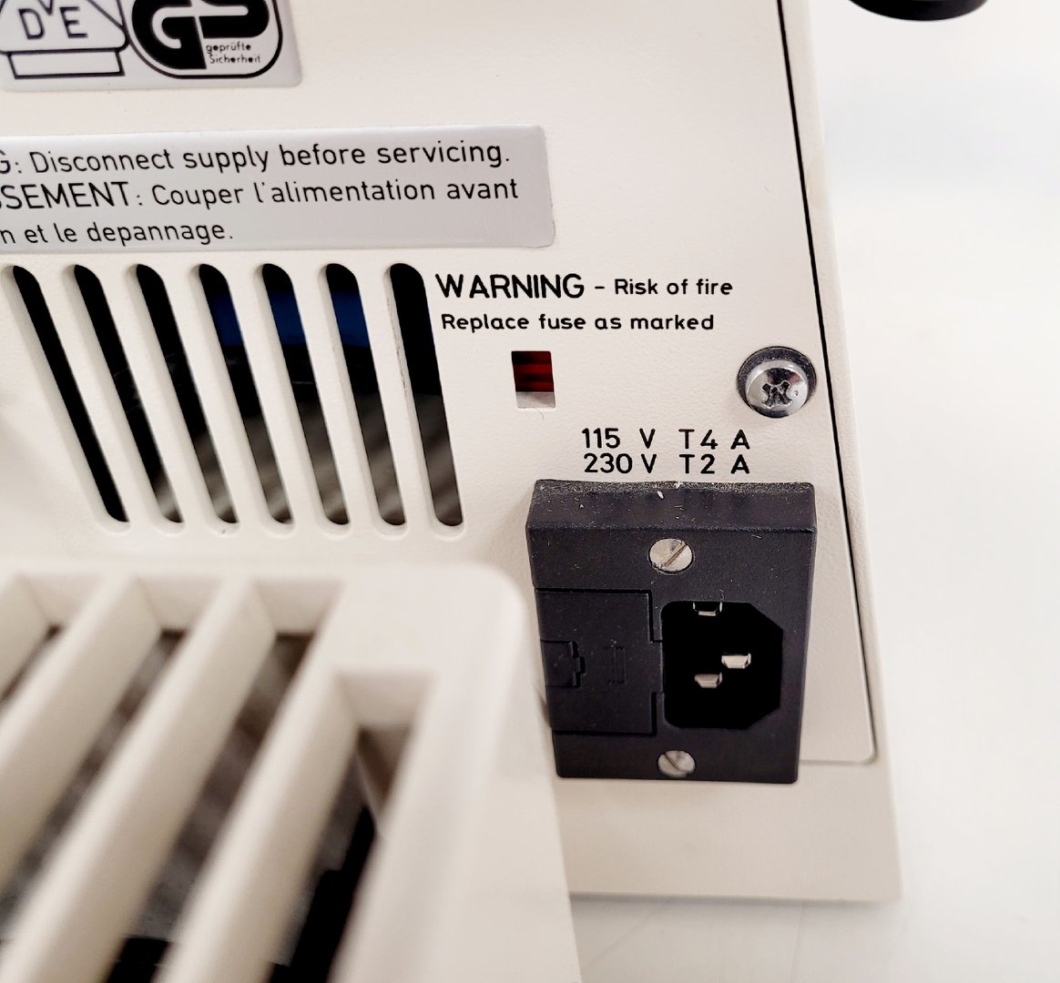 Image of Carl Zeiss Axioskop Microscope w/ 5 x Objectives,Eyepieces, Power Supply Lab