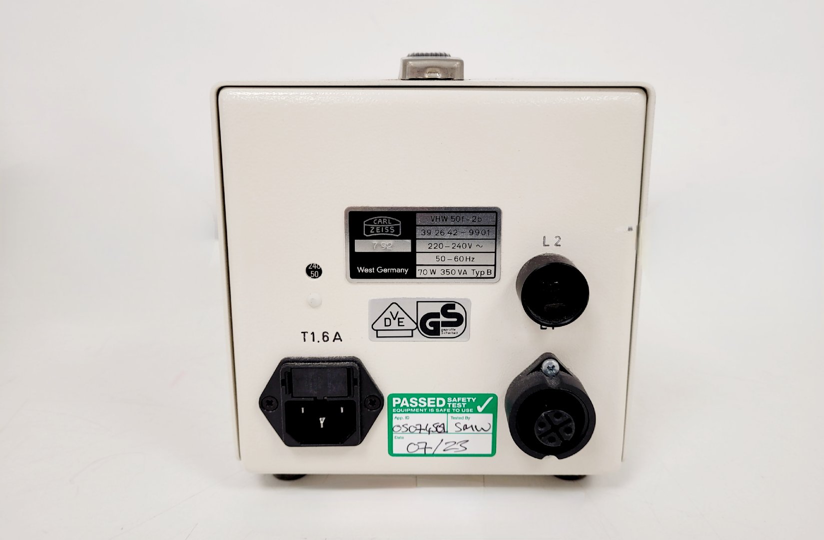 Image of Carl Zeiss Axioskop Microscope w/ 5 x Objectives,Eyepieces, Power Supply Lab