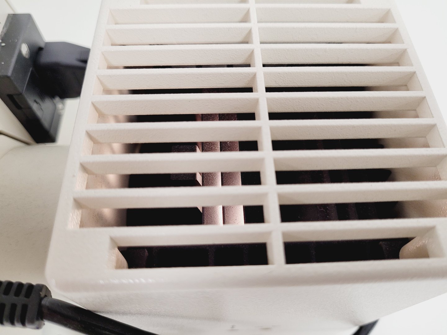 Image of Carl Zeiss Axioskop Microscope w/ 5 x Objectives,Eyepieces, Power Supply Lab