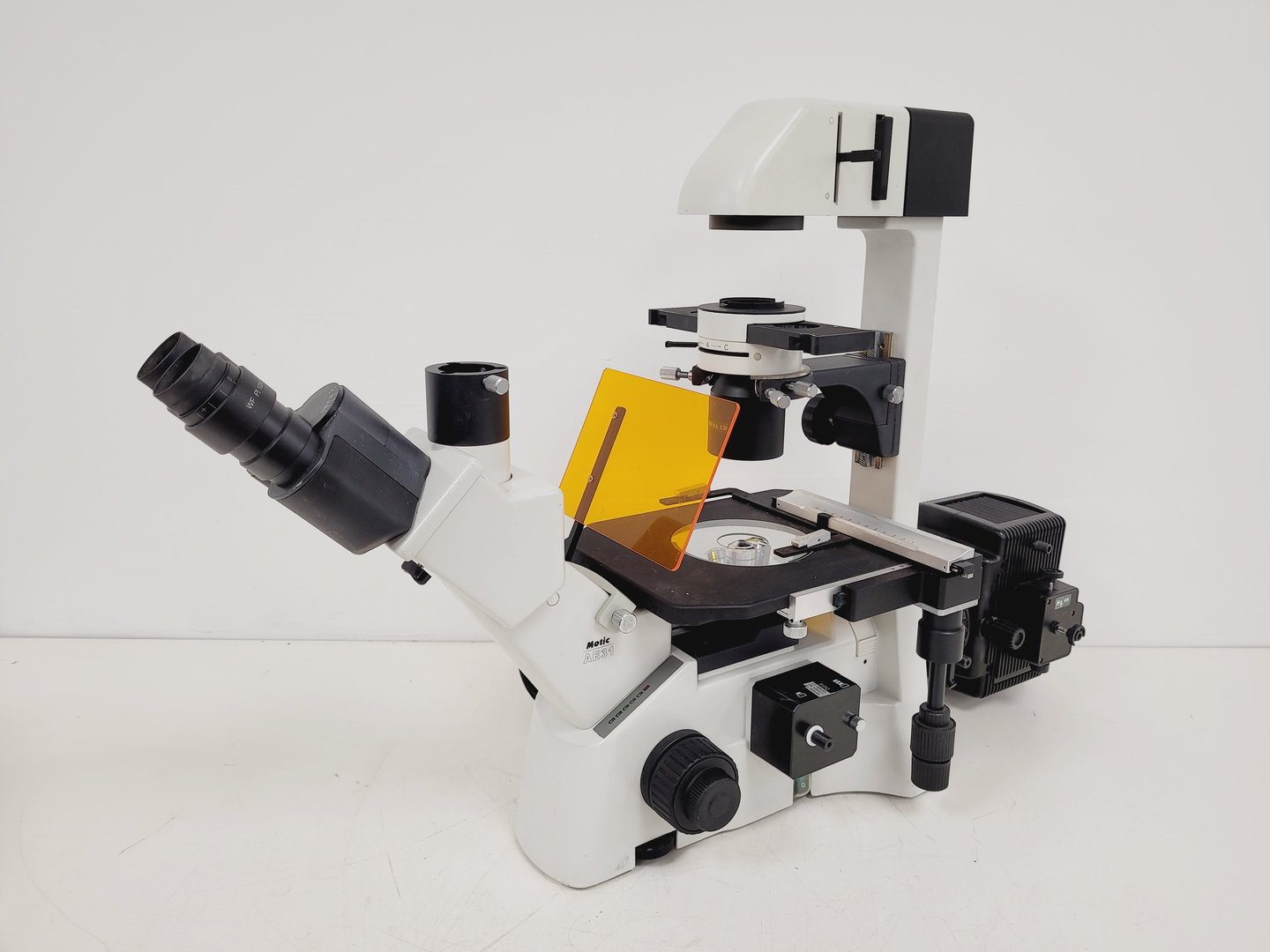 Image of Motic AE31 Series Inverted Microscope & MHG-100B Lamp Power Supply Lab
