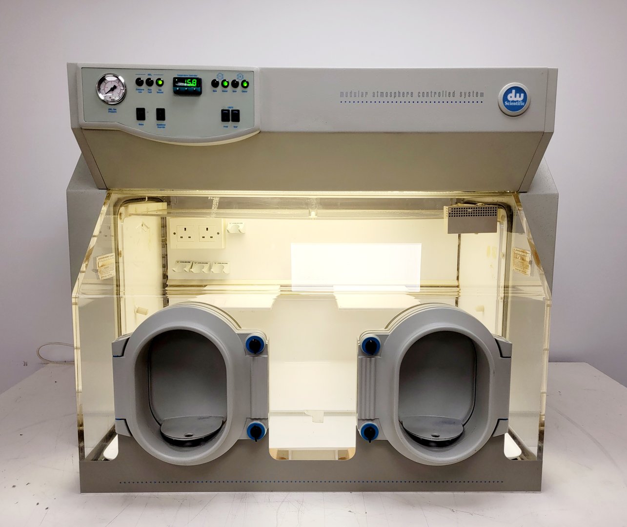 Image of DW Scientific MAC 500 Modular Atmosphere Controlled Glove Box System Lab