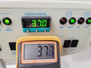 Thumbnail image of DW Scientific MAC 500 Modular Atmosphere Controlled Glove Box System Lab