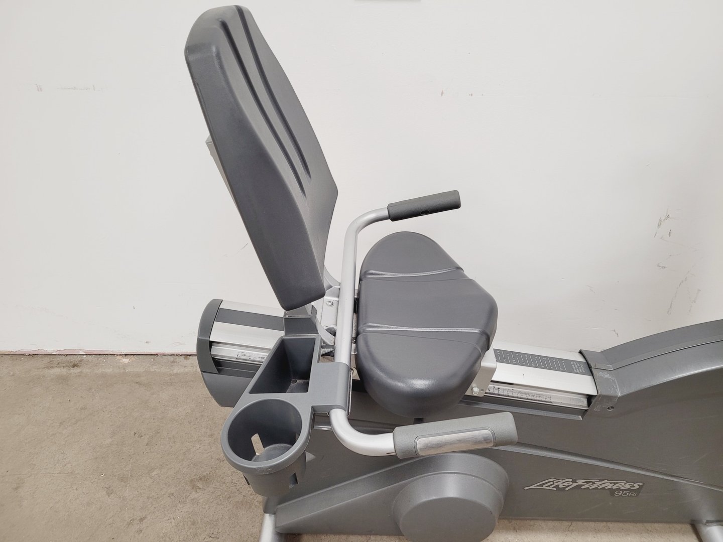 Image of Life Fitness 95Ri Recumbent Exercise Bike - New Battery Required