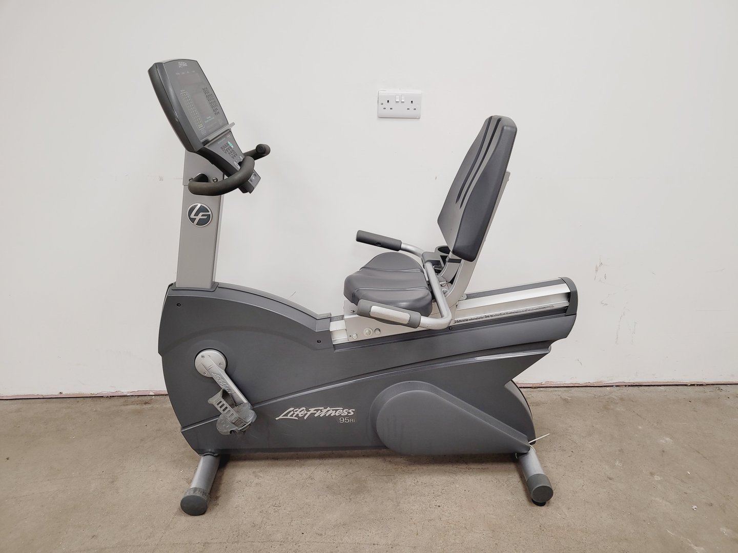 Image of Life Fitness 95Ri Recumbent Exercise Bike - New Battery Required