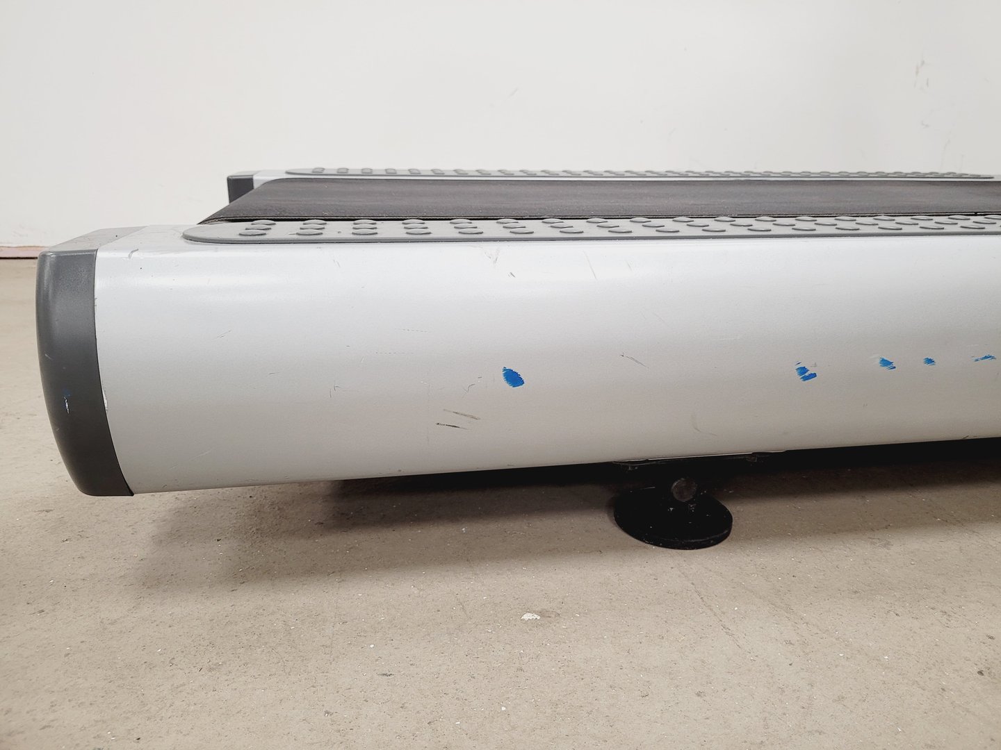 Image of Life Fitness 95Ti Treadmill - Commercial Gym Equipment