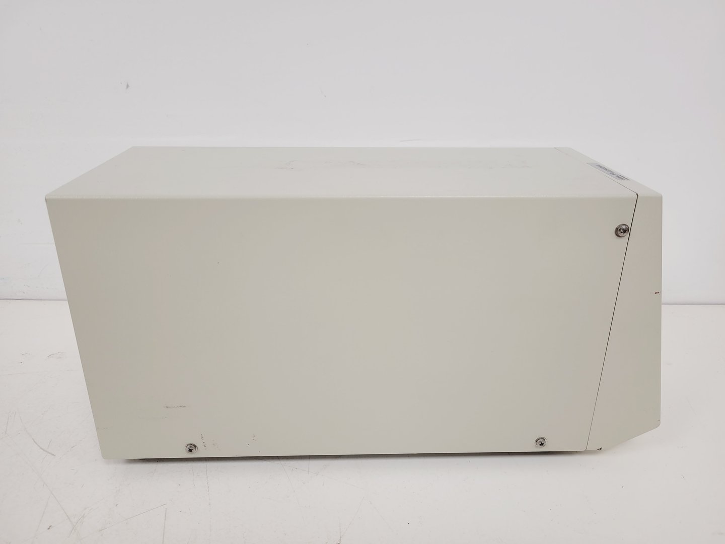 Image of Jasco J-810-150S Spectropolarimeter Lab