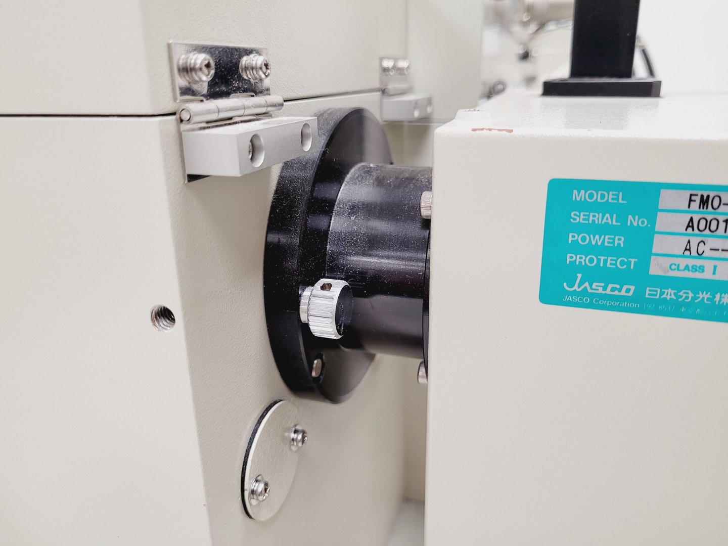 Image of Jasco J-810-150S Spectropolarimeter Lab