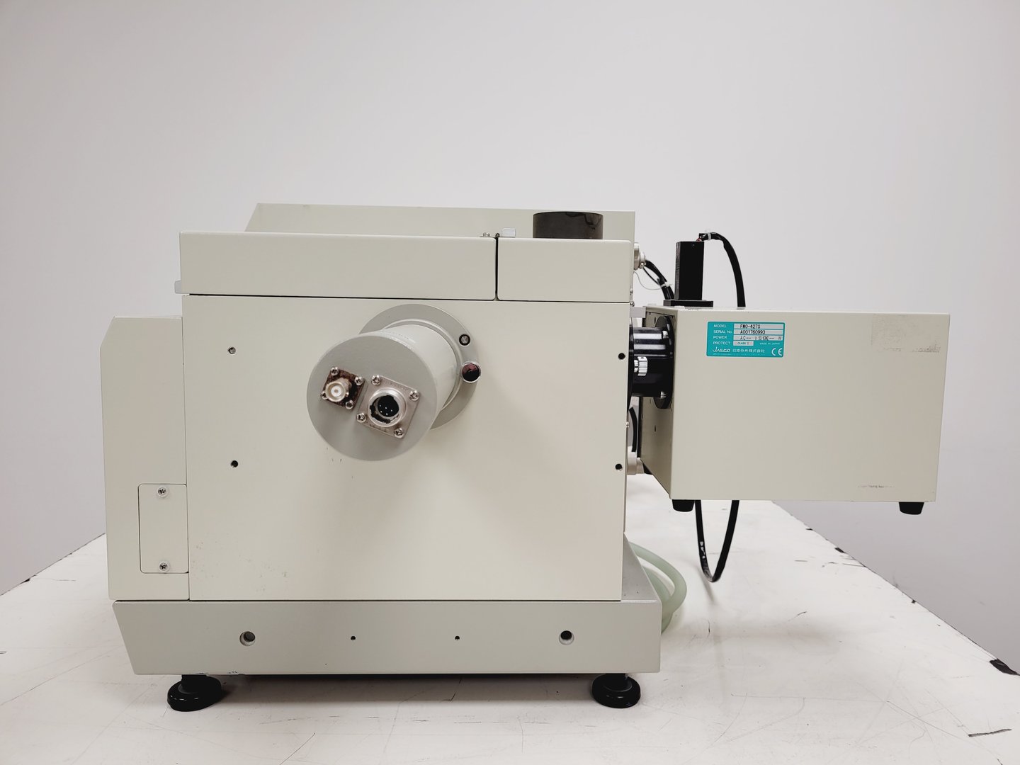 Image of Jasco J-810-150S Spectropolarimeter Lab