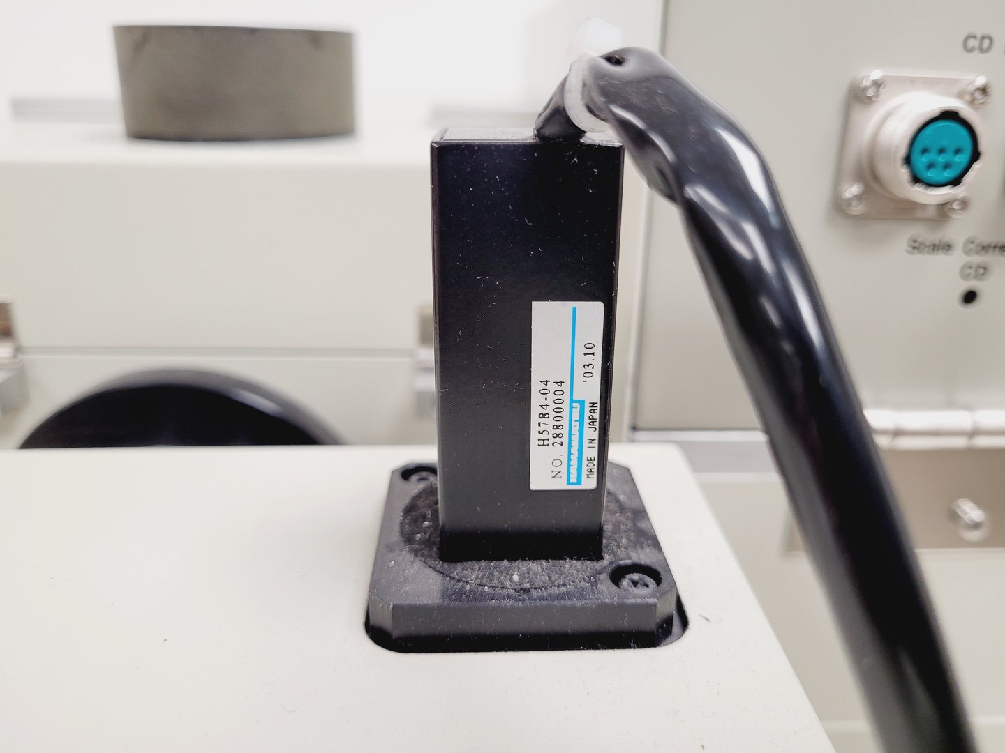 Image of Jasco J-810-150S Spectropolarimeter Lab