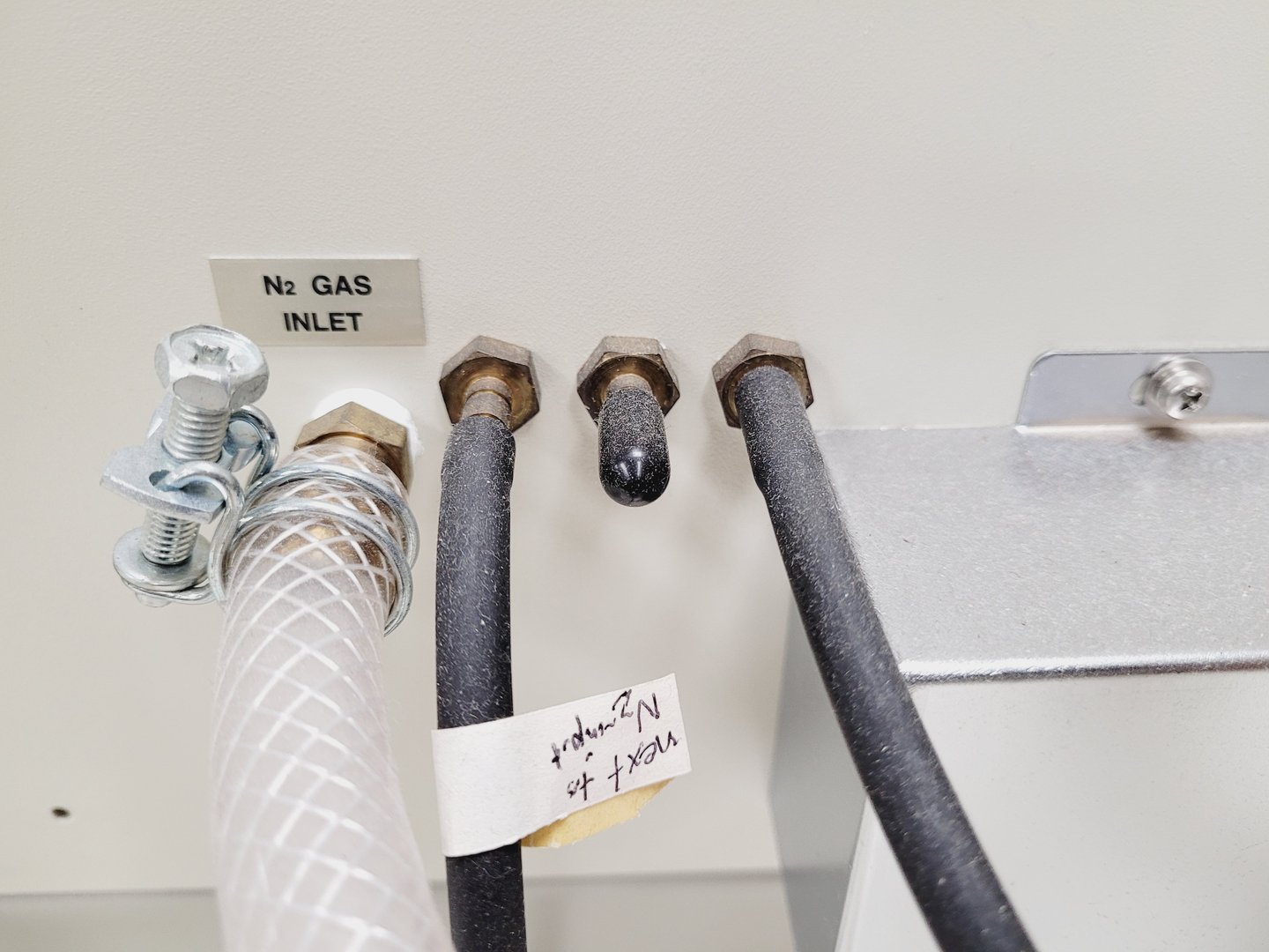Image of Jasco J-810-150S Spectropolarimeter Lab