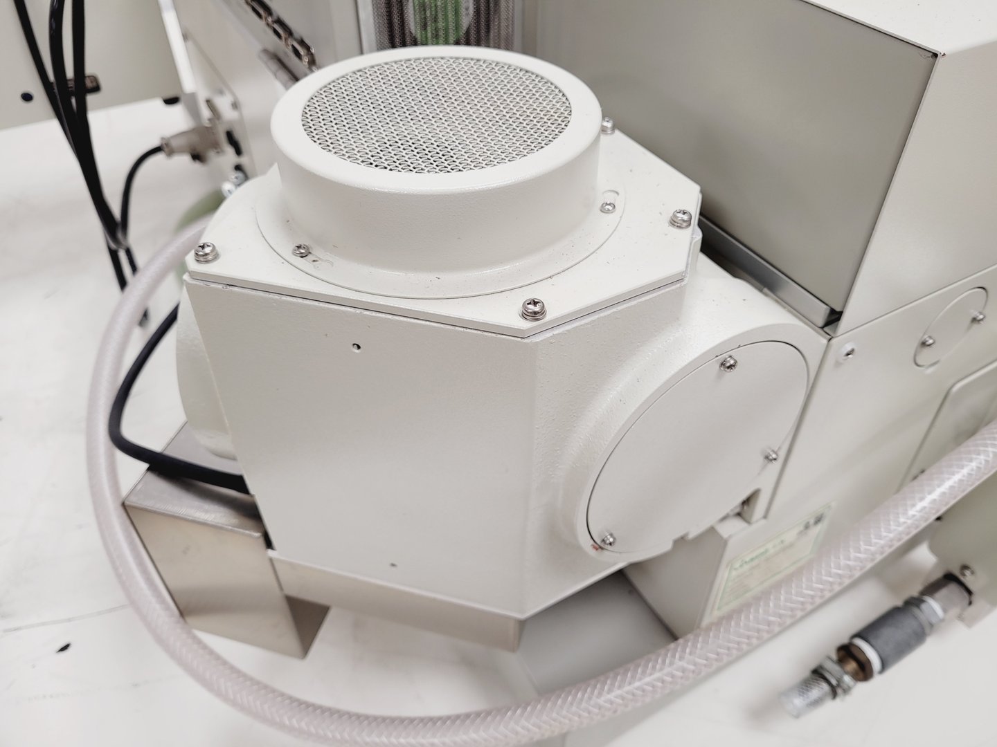 Image of Jasco J-810-150S Spectropolarimeter Lab