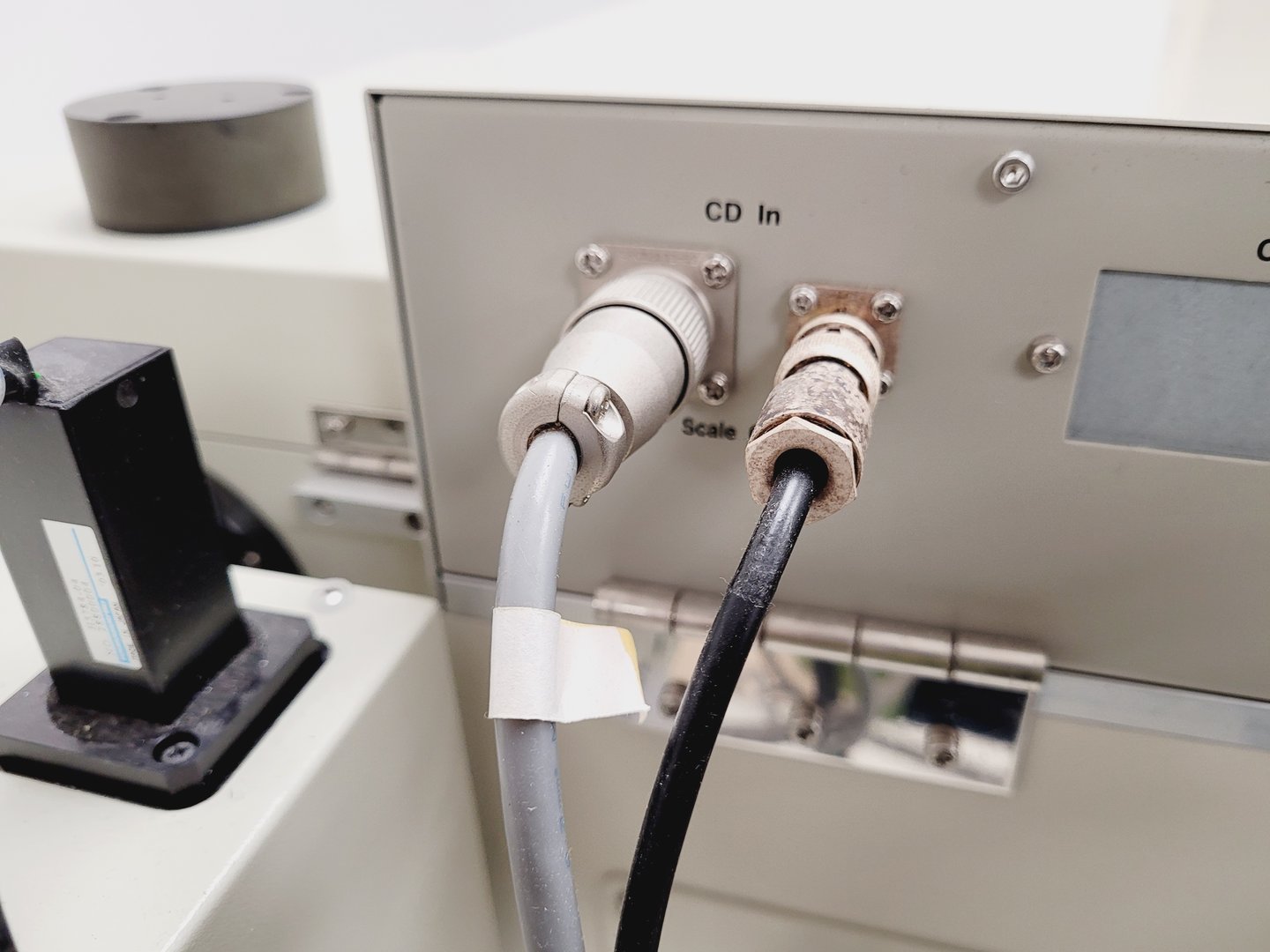 Image of Jasco J-810-150S Spectropolarimeter Lab