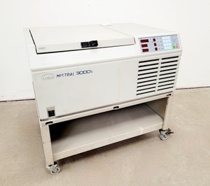 Thumbnail image of MSE Mistral 3000i Laboratory Refrigerated Centrifuge with 2500rpm Rotor Lab