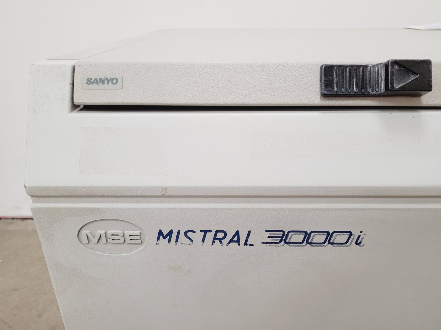 Image of MSE Mistral 3000i Laboratory Refrigerated Centrifuge with 2500rpm Rotor Lab