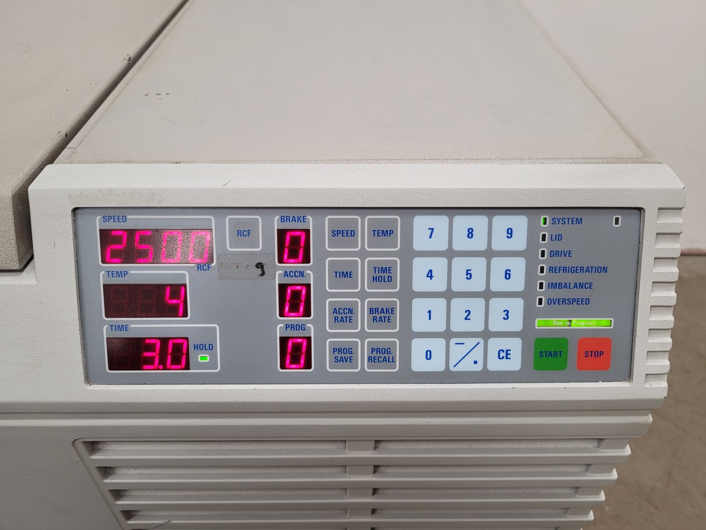 Image of MSE Mistral 3000i Laboratory Refrigerated Centrifuge with 2500rpm Rotor Lab