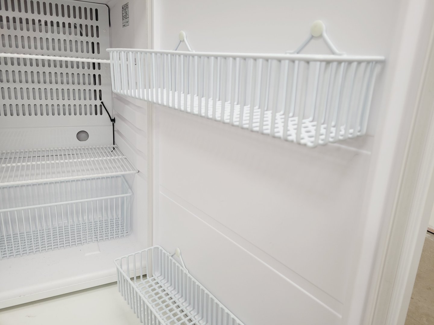 Image of Lec Medical Laboratory Refrigerator Model - LM LSR151UK Lab