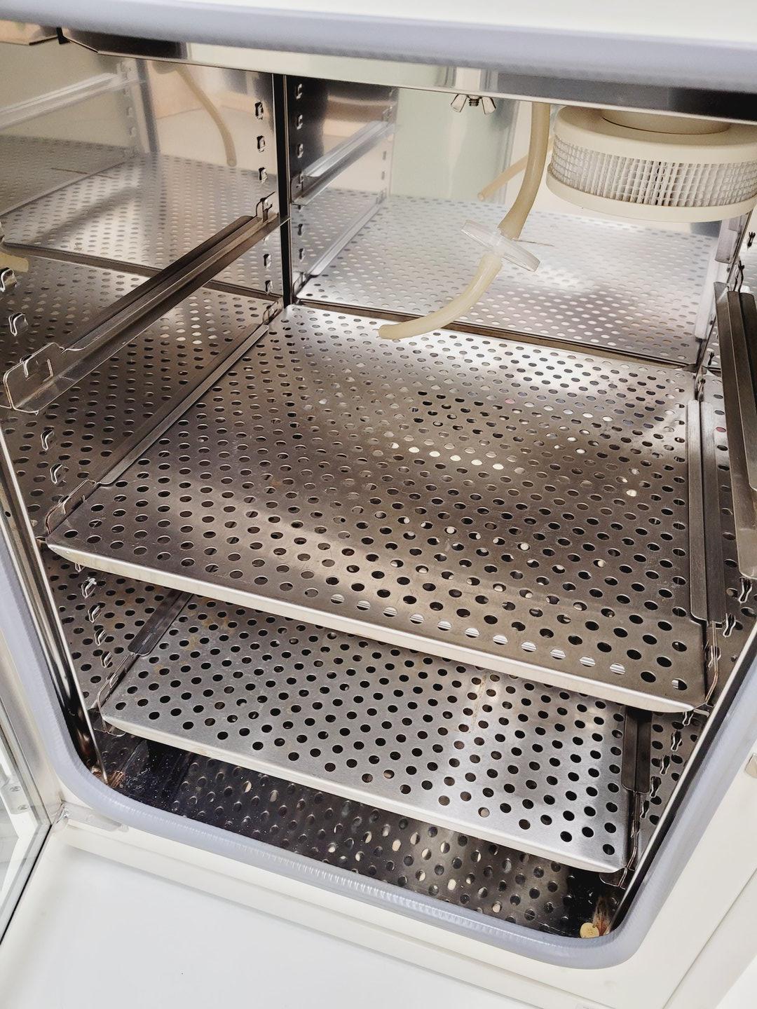 Image of Thermo Electron Forma Series II Water Jacketed CO2 Incubator 3141 Lab