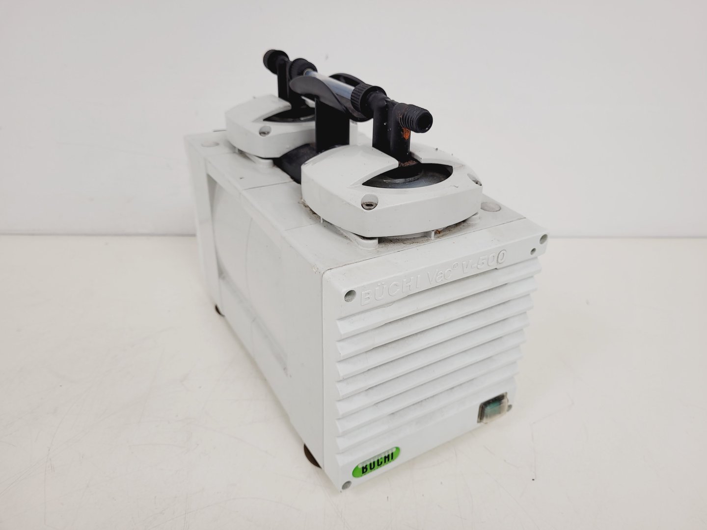 Image of Buchi Rotavapor R-200 with V-800 Controller & Vac V-500 Vaccum Pump Lab