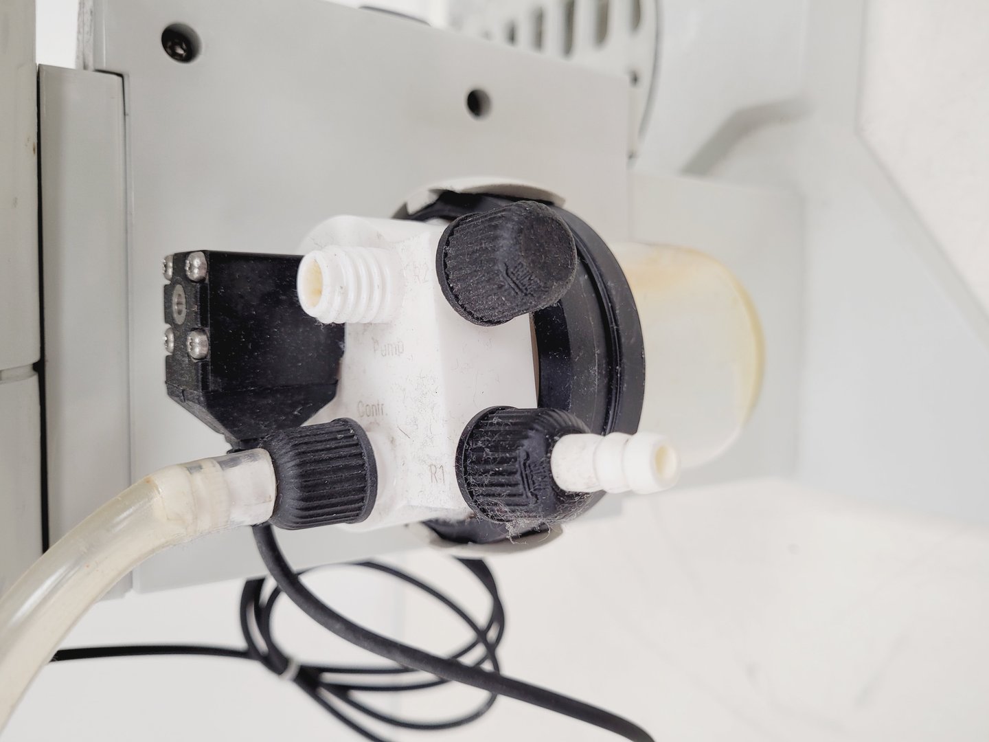 Image of Buchi Rotavapor R-200 with V-800 Controller & Vac V-500 Vaccum Pump Lab