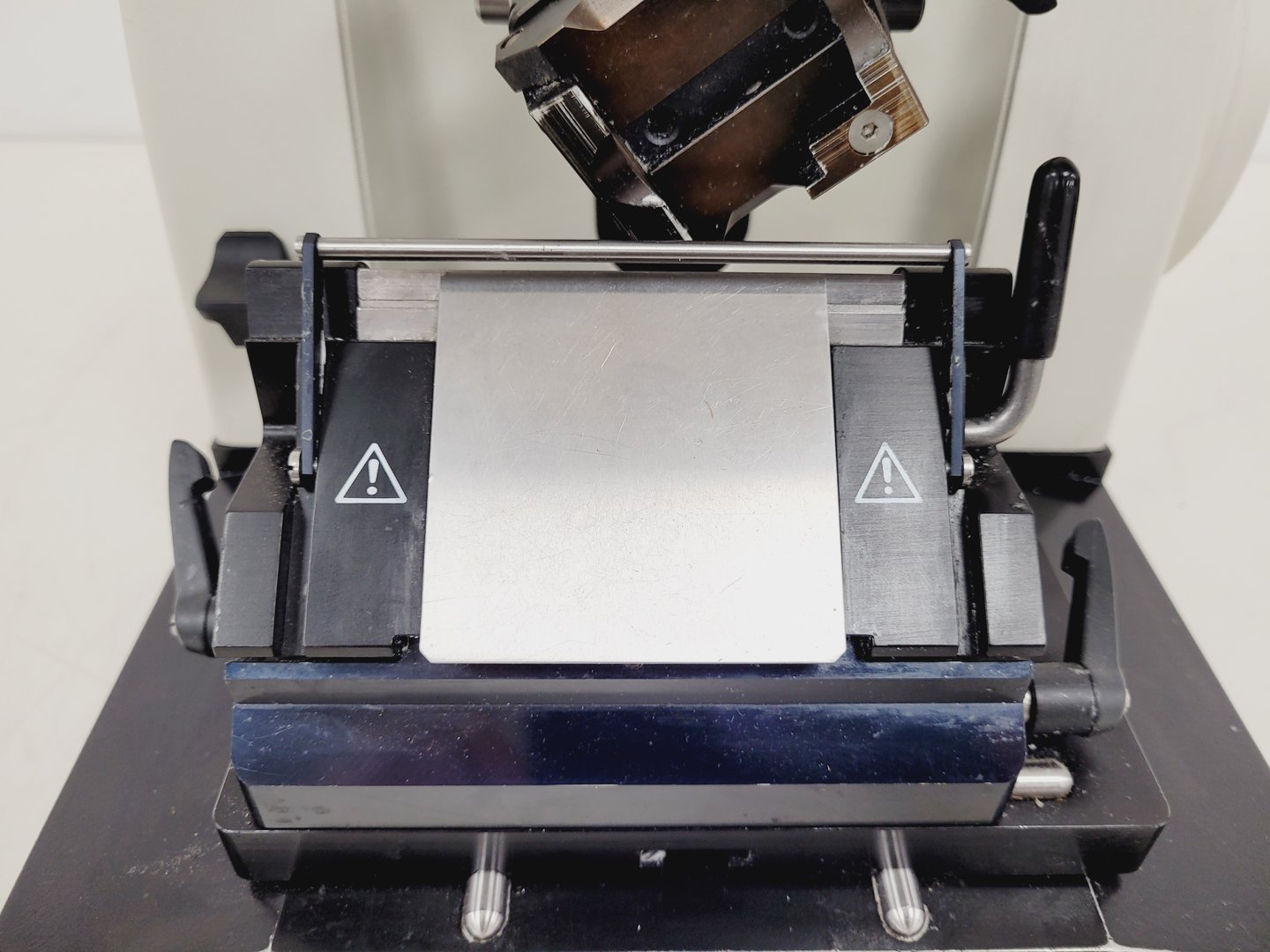 Image of Leica RM2125RT Laboratory Microtome Cat no. 045731980 Lab
