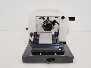 Thumbnail image of Leica RM2125RT Laboratory Microtome Cat no. 045731980 Lab