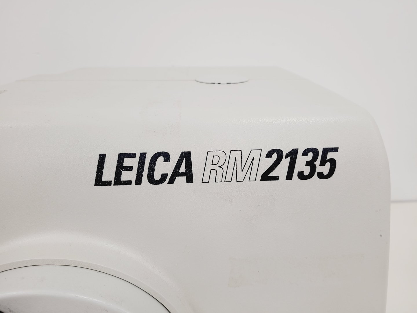Image of Leica RM2135 Laboratory Rotary Microtome Cat no. 050029137 Lab