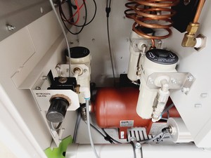 Thumbnail image of Peak Scientific NM32LA Nitrogen Gas Generator Lab