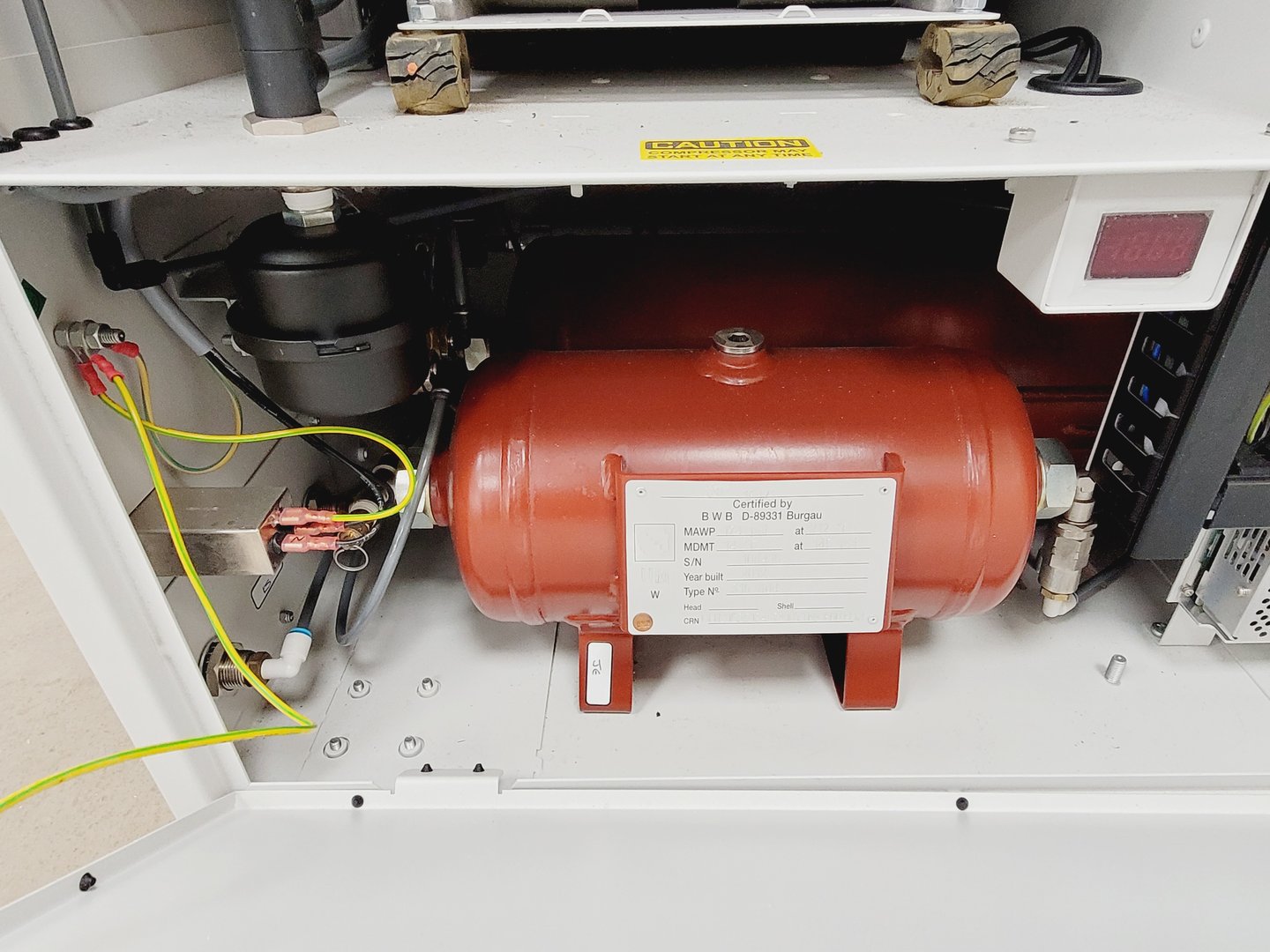 Image of Peak Scientific NM32LA Nitrogen Gas Generator Lab