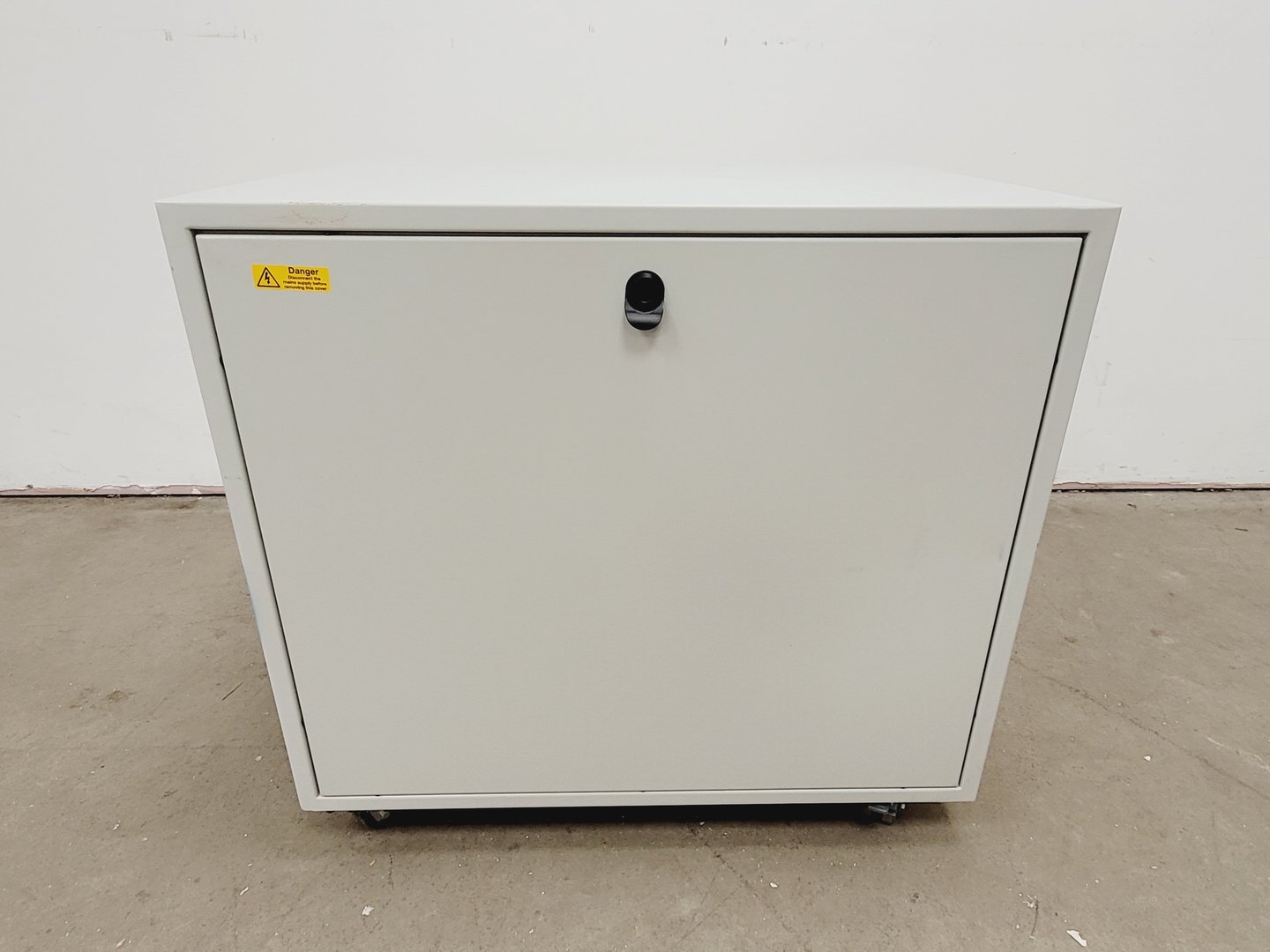 Image of Peak Scientific NM32LA Nitrogen Gas Generator Lab