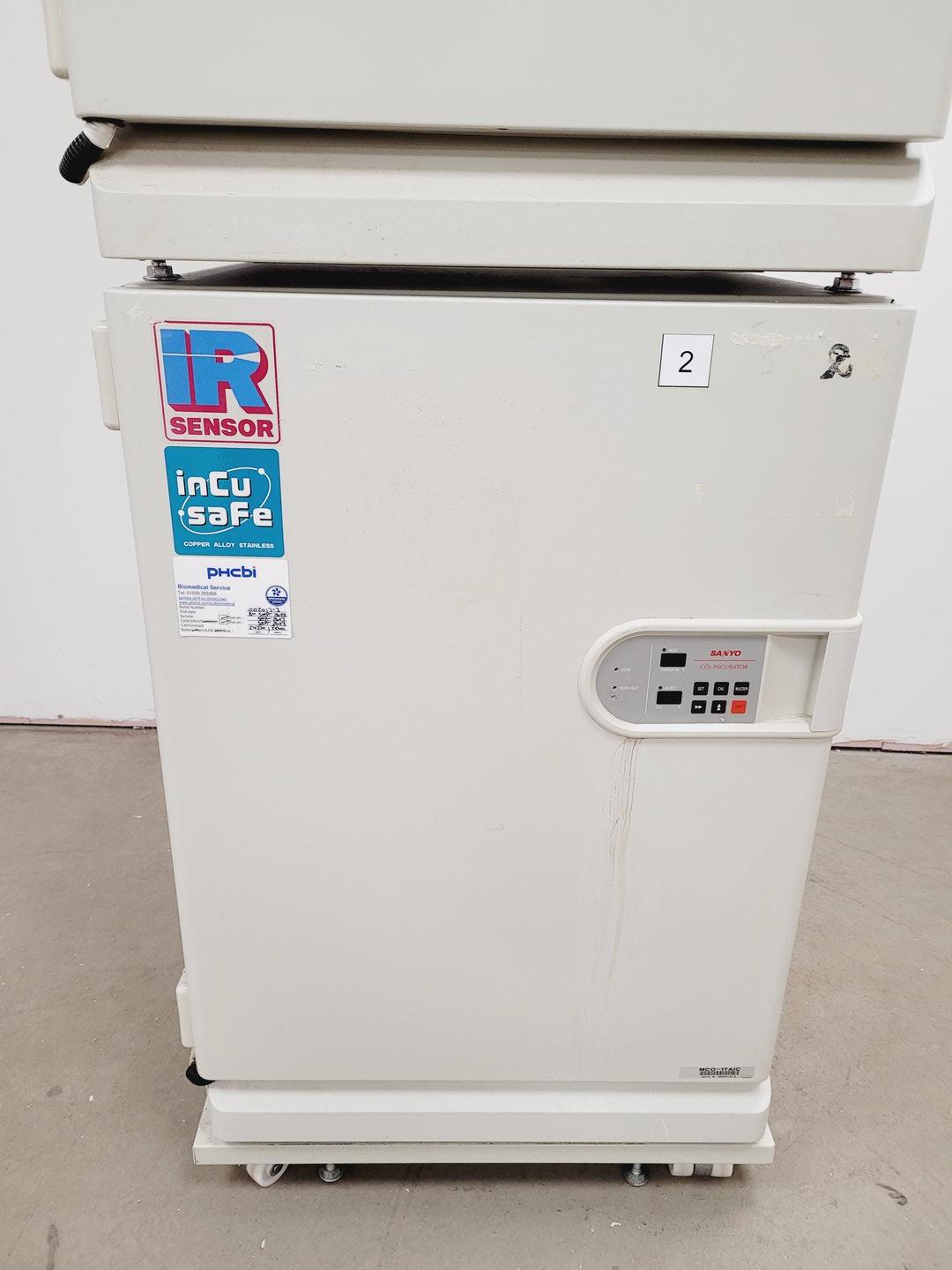 Image of Sanyo CO2 Laboratory Incubator Double Stack MCO-17AIC MCO-17AI Lab