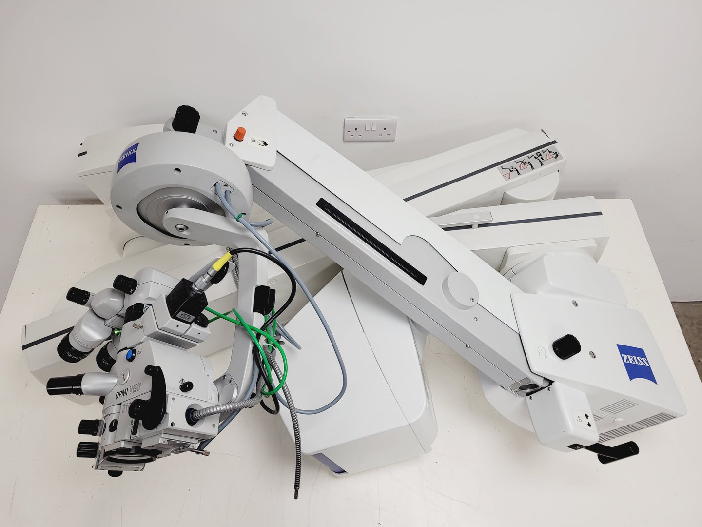 Image of Carl Zeiss OPMI VISU 210 S8 Surgical Microscope Lab